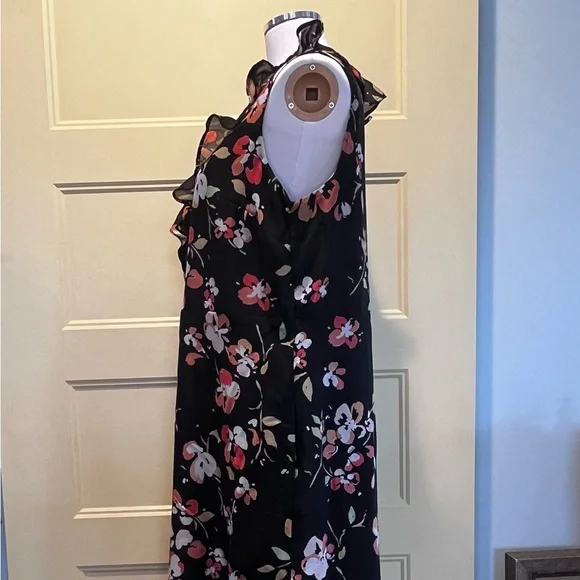 Target Merona Black Floral Sleeveless Dress with Ruffles. - Picture 3 of 7